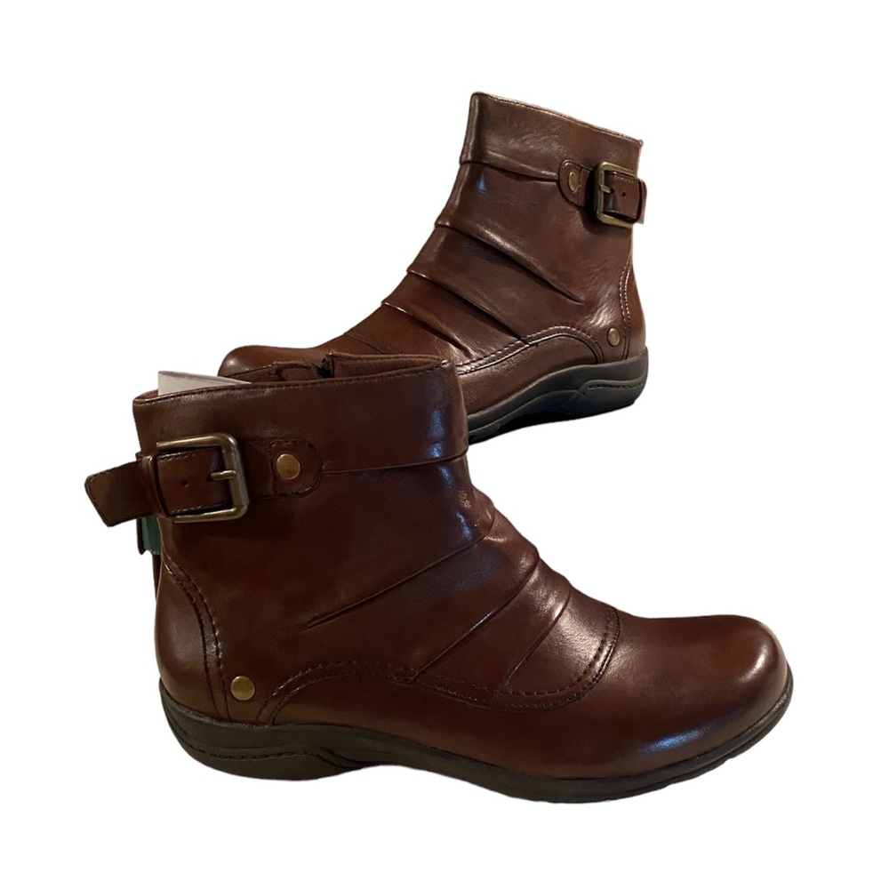 “Clarks” Women’s Christine Club Brown Boots